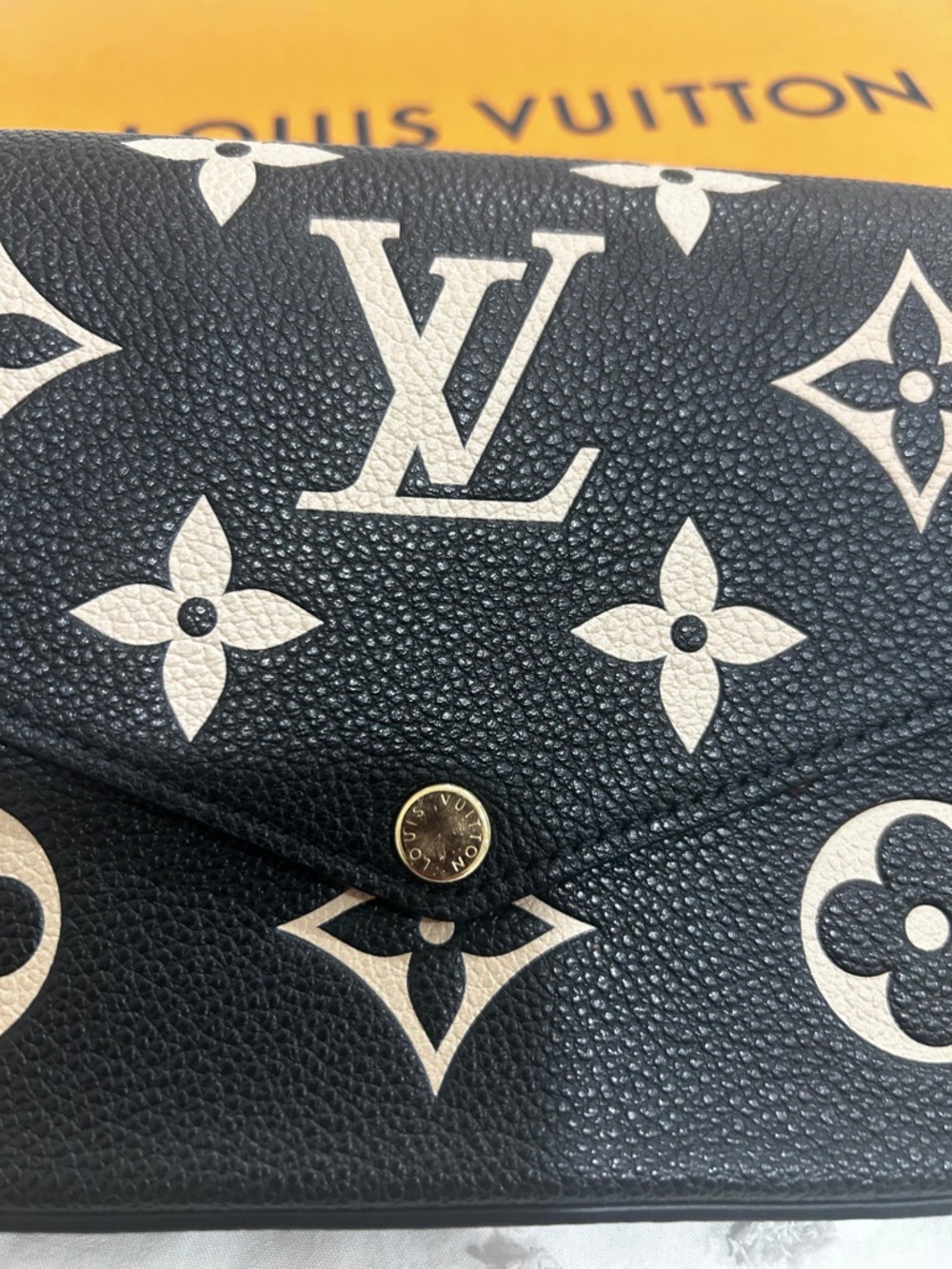 Louis Vuitton Black & Beige Monogram Chain Wallet Crossbody - Picture 4 of 10